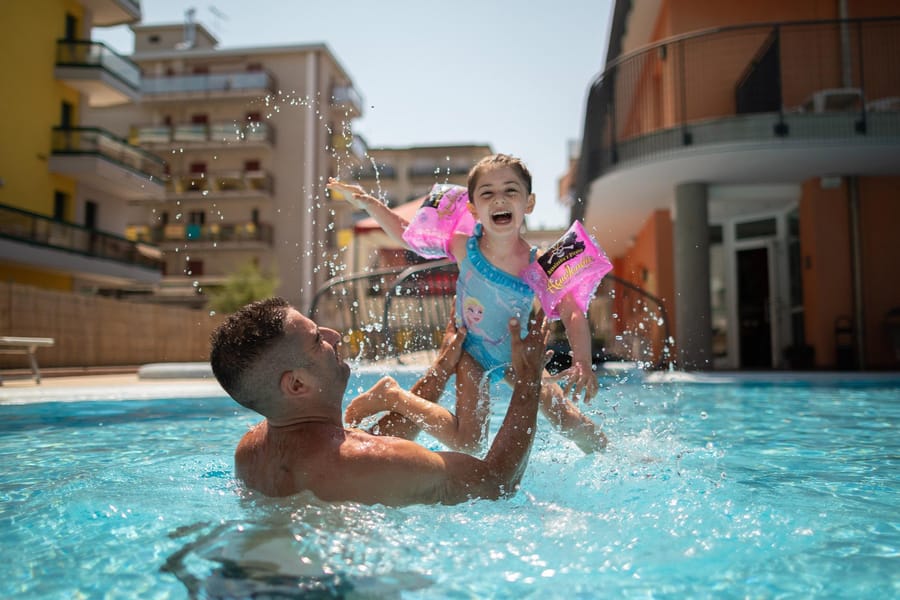 Aparthotel Sheila Jesolo Piscina 04